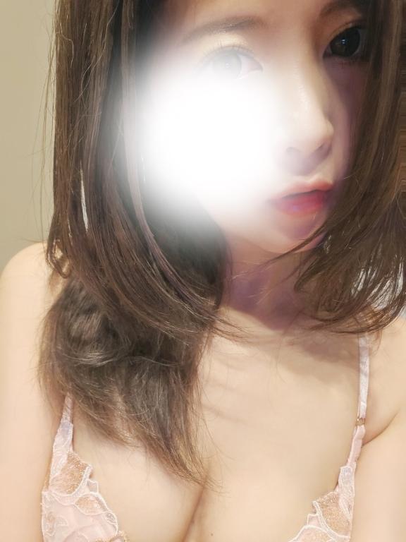夏樹　れん の 明日10時🈳です💗シフト変えました💗