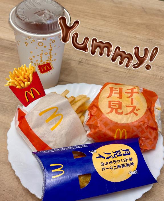 ひとみ の 念願の月見🧡