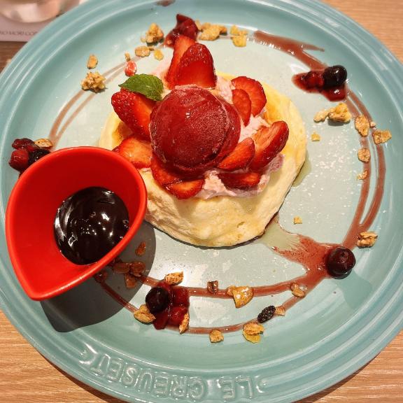 栗山あん の おしゃれなカフェへ