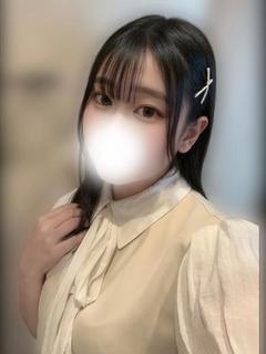 優希ひな