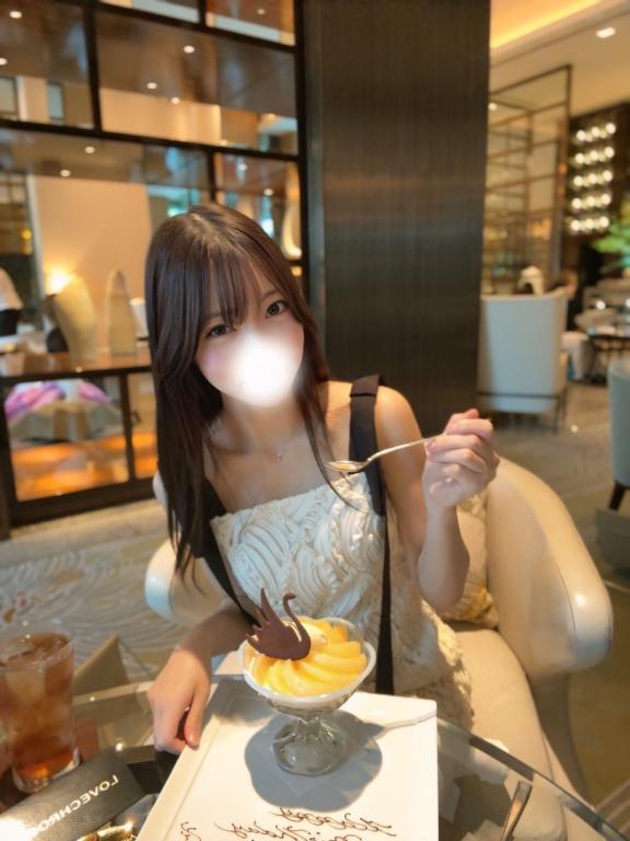 水樹　ゆうな の お兄さんにあ〜んしてるの😘💕