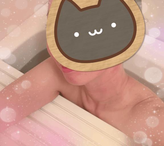 神山えりか の 夜分遅くに🙇‍♀️