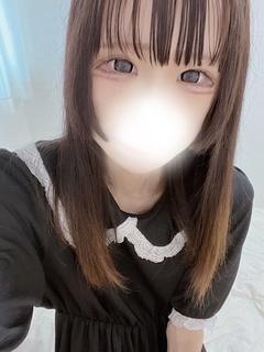 つきな