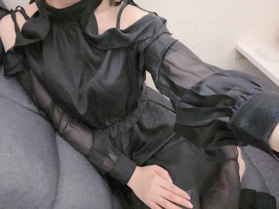 ひより の 今日23時までいます💖