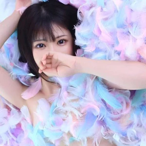 美乳×美脚×美尻の三拍子！オトナカワイイ魔性の魅力！ 