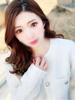 10代の君は可愛らしく、20代の君は とても美人になった。30代の君は素敵に輝く女性になった。 輝女